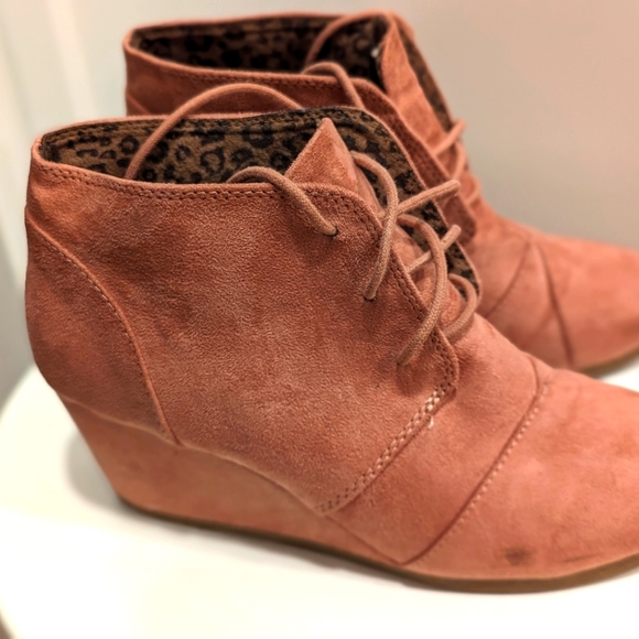 CityClassified Pink Boots size 9 - Picture 1 of 5